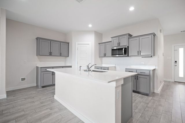 1521 Forest Park Drive, Alvarado, TX 76009