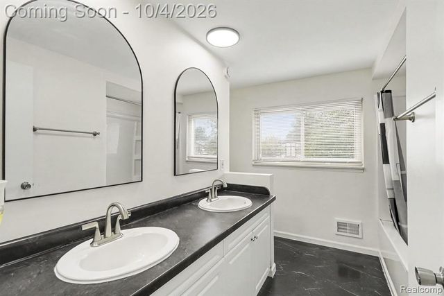 39158 Roland Drive, Sterling Heights, MI 48310