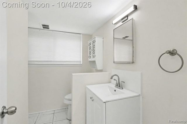 39158 Roland Drive, Sterling Heights, MI 48310