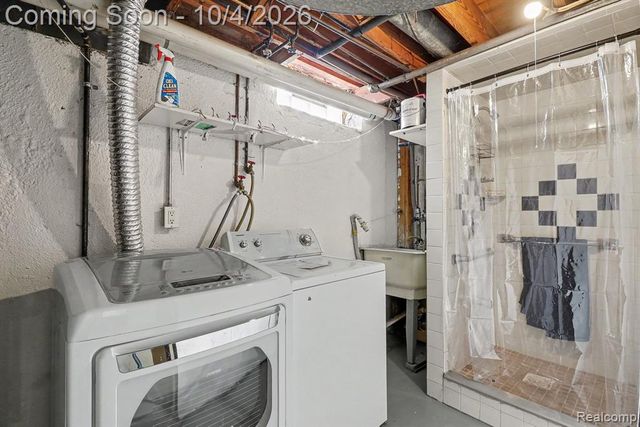 39158 Roland Drive, Sterling Heights, MI 48310