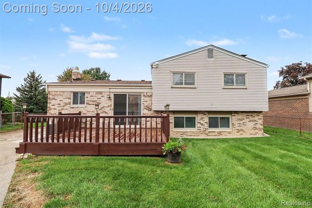 39158 Roland Drive, Sterling Heights, MI 48310