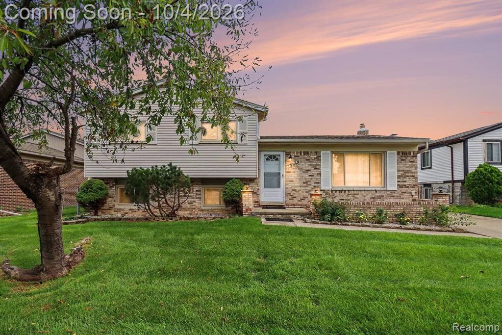 39158 Roland Drive, Sterling Heights, MI 48310