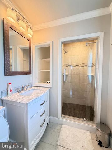 6 E AYLESBURY, Lutherville Timonium, MD 21093