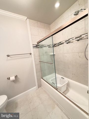 6 E AYLESBURY, Lutherville Timonium, MD 21093