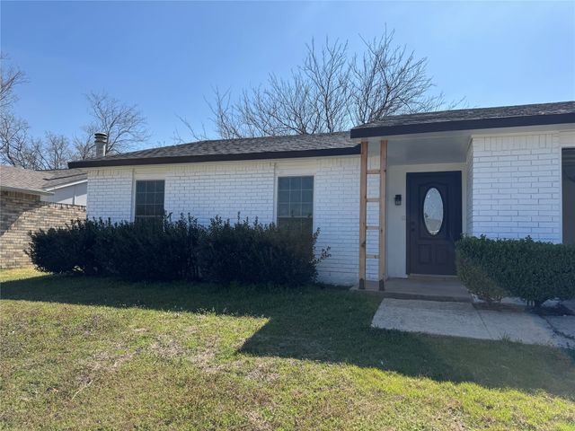 4945 Wampler Drive, The Colony, TX 75056