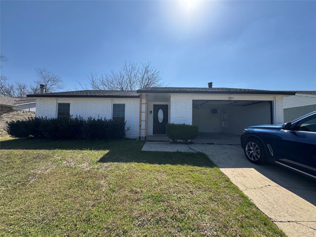 4945 Wampler Drive, The Colony, TX 75056