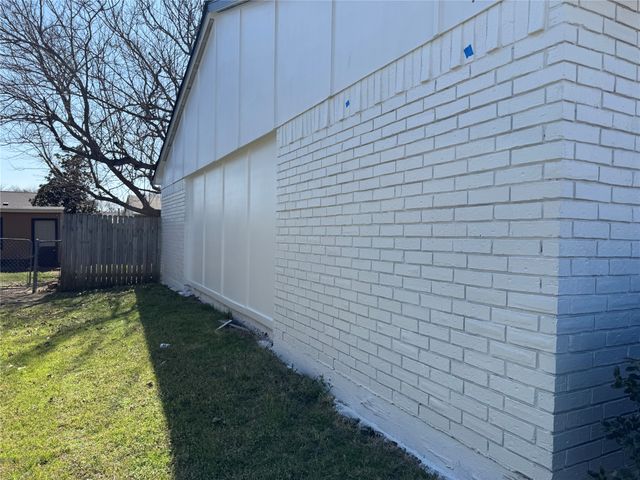 4945 Wampler Drive, The Colony, TX 75056