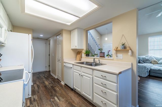 5506 Thornbriar Lane, Fort Wayne, IN 46835