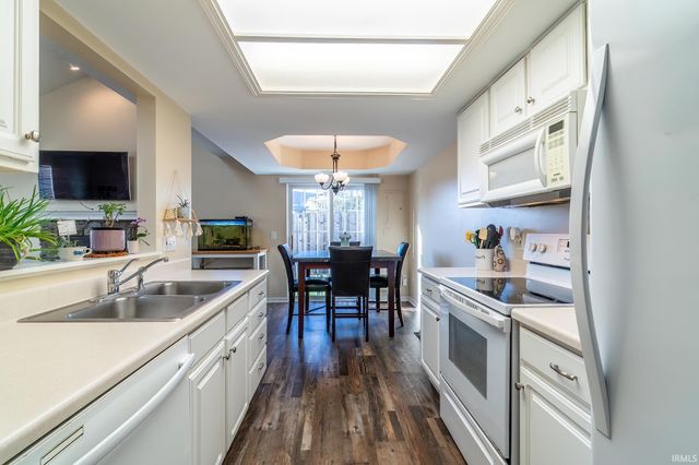 5506 Thornbriar Lane, Fort Wayne, IN 46835