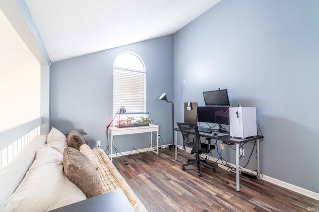 5506 Thornbriar Lane, Fort Wayne, IN 46835