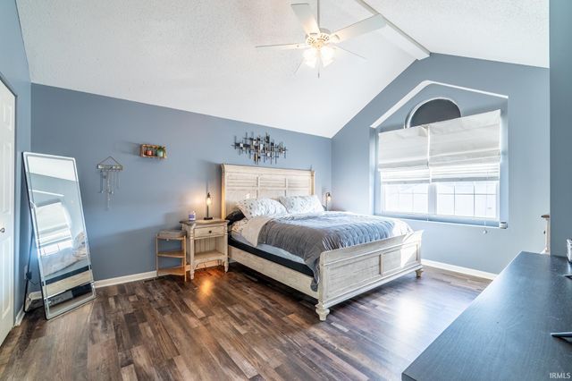 5506 Thornbriar Lane, Fort Wayne, IN 46835