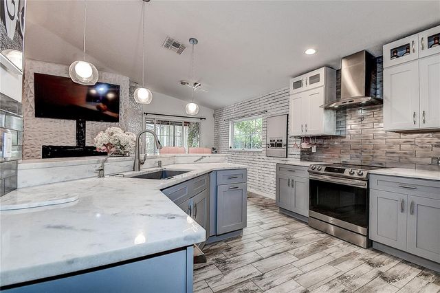 9641 FULTON AVENUE, Hudson, FL 34667