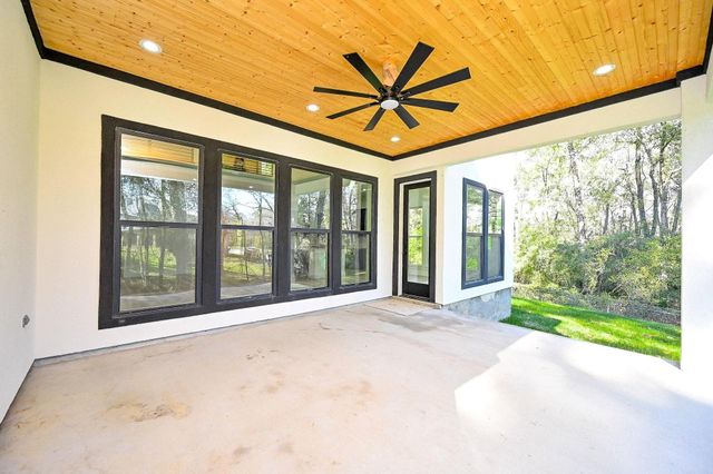 21614 Lee Road, Humble, TX 77338