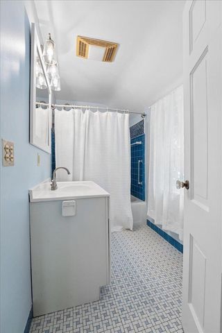 1111 Amherst Drive, Madison, WI 53705