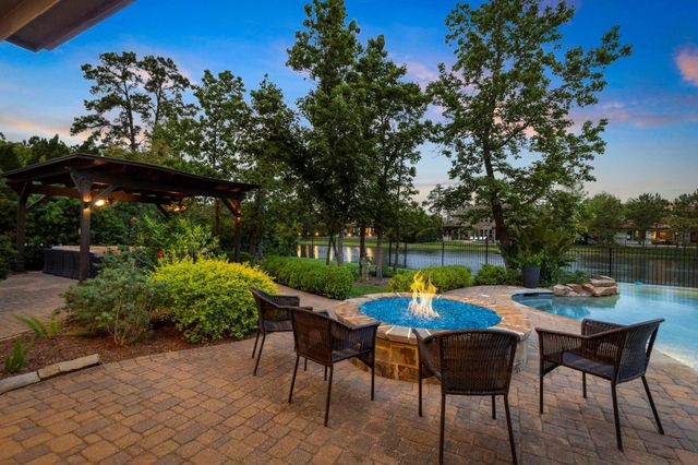 22 Marin Creek Place, Spring, TX 77389
