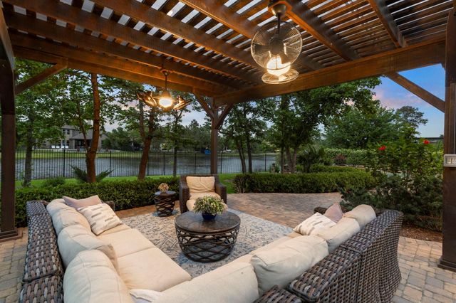 22 Marin Creek Place, Spring, TX 77389