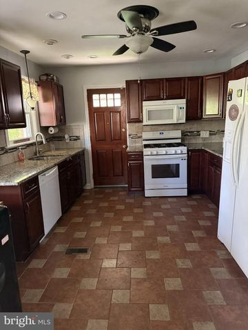 635 LUKENS AVE, Upper Darby, PA 19082