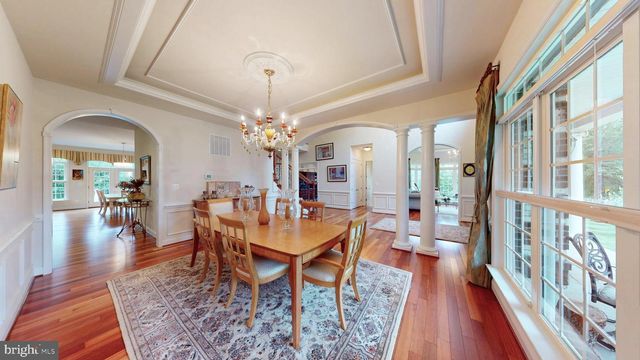 9813 SUNRISE RD, Vienna, VA 22181