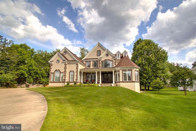 9813 SUNRISE RD, Vienna, VA 22181