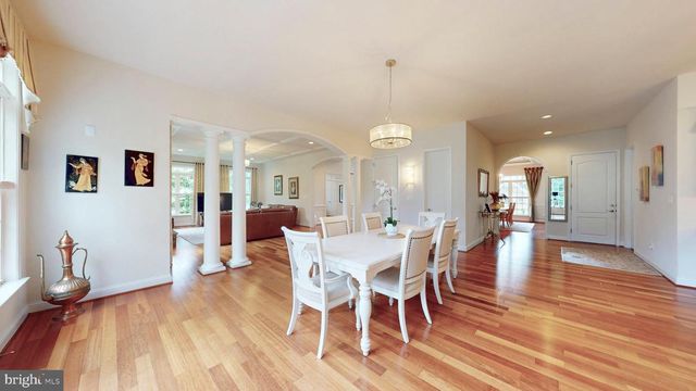 9813 SUNRISE RD, Vienna, VA 22181