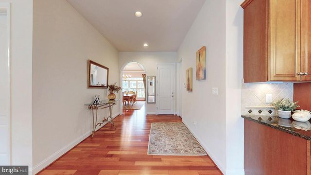 9813 SUNRISE RD, Vienna, VA 22181