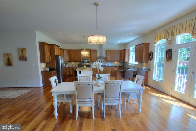 9813 SUNRISE RD, Vienna, VA 22181