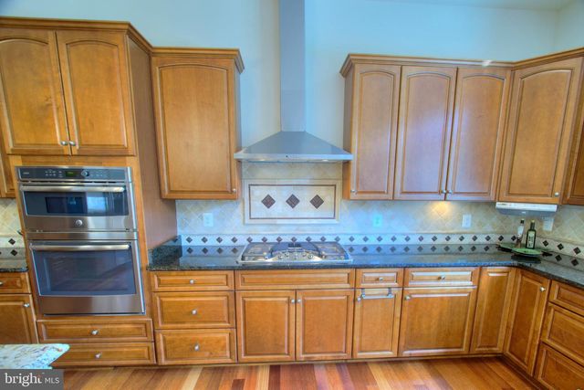 9813 SUNRISE RD, Vienna, VA 22181