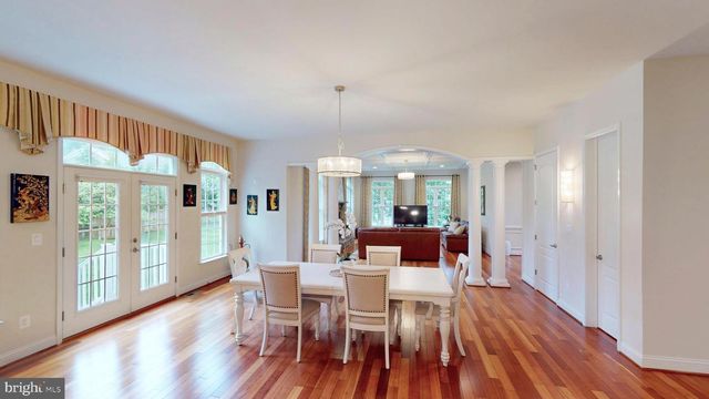 9813 SUNRISE RD, Vienna, VA 22181