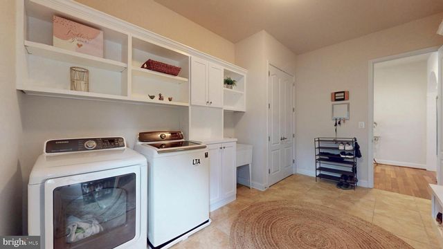 9813 SUNRISE RD, Vienna, VA 22181