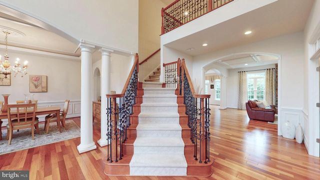 9813 SUNRISE RD, Vienna, VA 22181