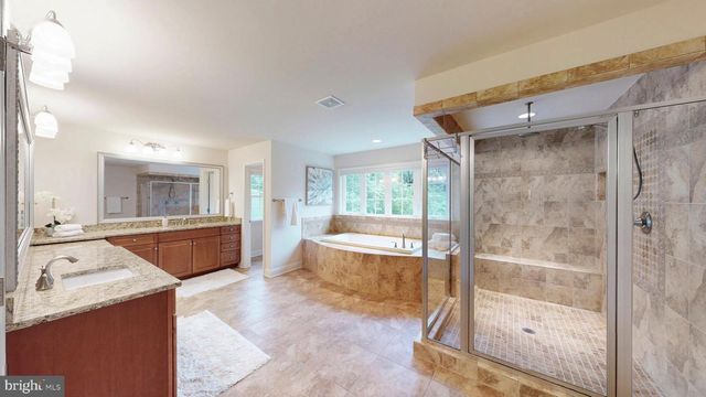 9813 SUNRISE RD, Vienna, VA 22181