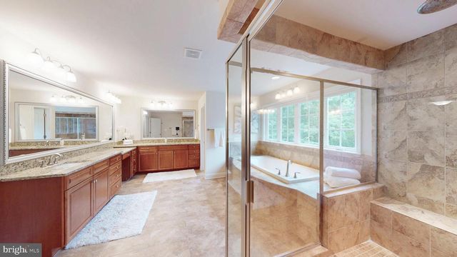 9813 SUNRISE RD, Vienna, VA 22181