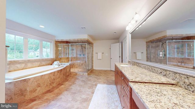 9813 SUNRISE RD, Vienna, VA 22181