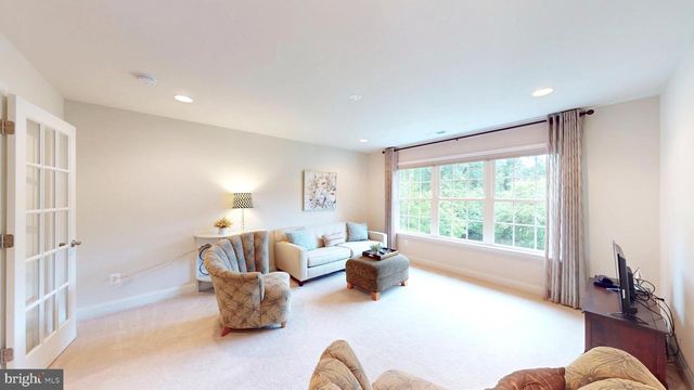 9813 SUNRISE RD, Vienna, VA 22181