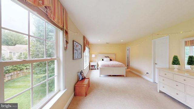 9813 SUNRISE RD, Vienna, VA 22181