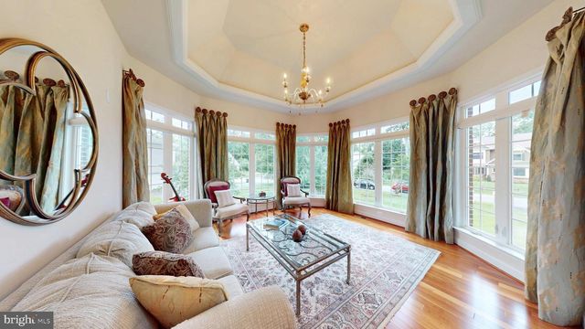 9813 SUNRISE RD, Vienna, VA 22181