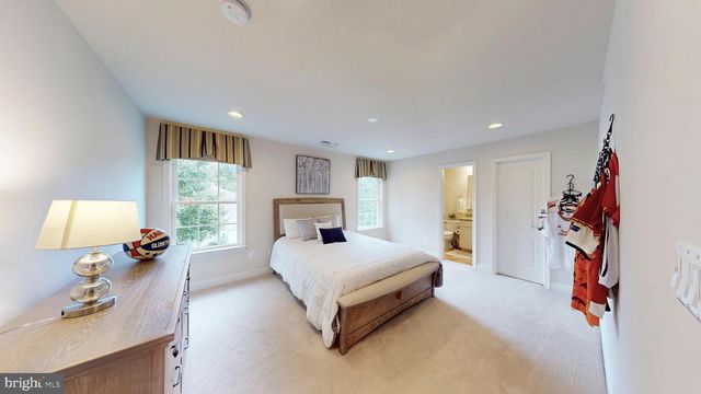 9813 SUNRISE RD, Vienna, VA 22181