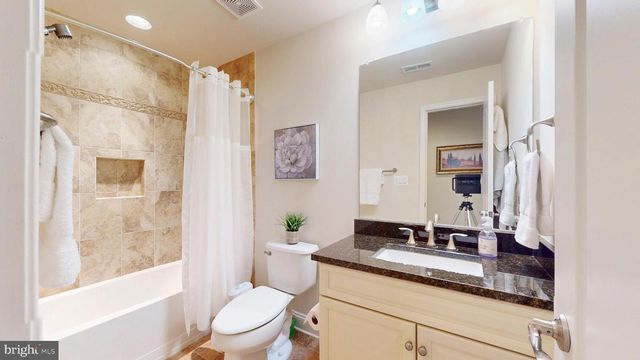 9813 SUNRISE RD, Vienna, VA 22181