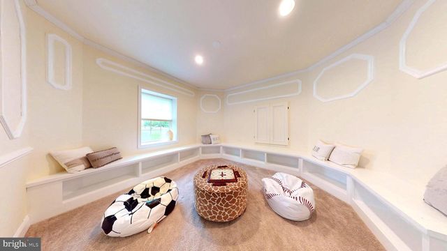 9813 SUNRISE RD, Vienna, VA 22181