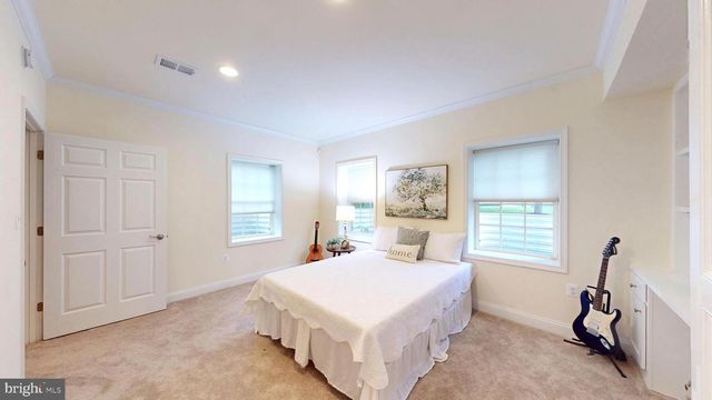 9813 SUNRISE RD, Vienna, VA 22181