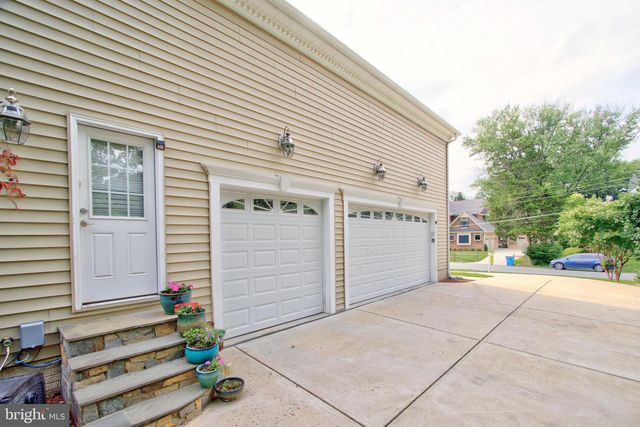 9813 SUNRISE RD, Vienna, VA 22181