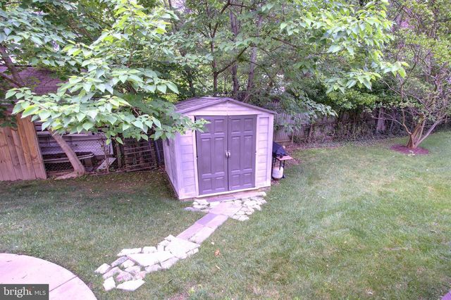 9813 SUNRISE RD, Vienna, VA 22181