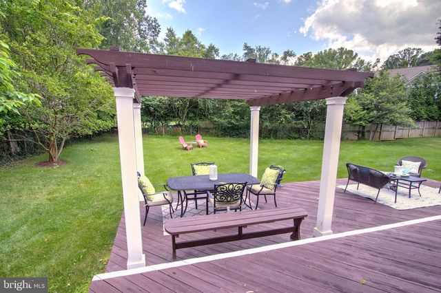 9813 SUNRISE RD, Vienna, VA 22181