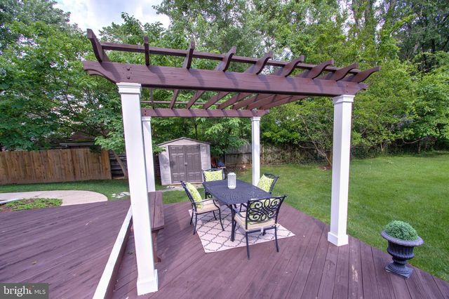 9813 SUNRISE RD, Vienna, VA 22181