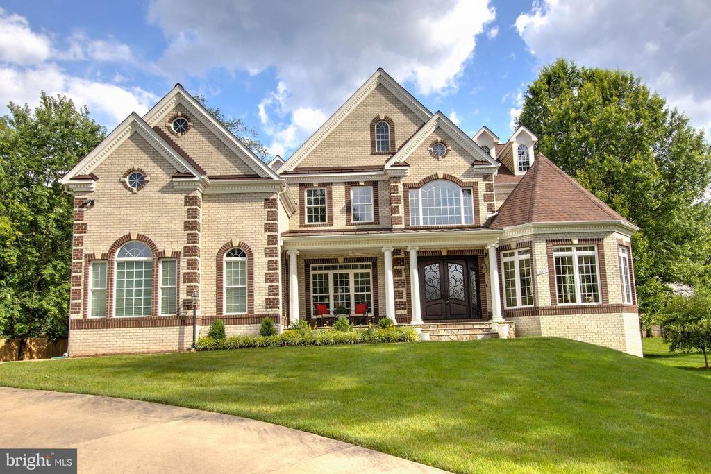 9813 SUNRISE RD, Vienna, VA 22181