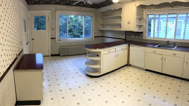 194 Robbins 2, Waltham, MA 02453