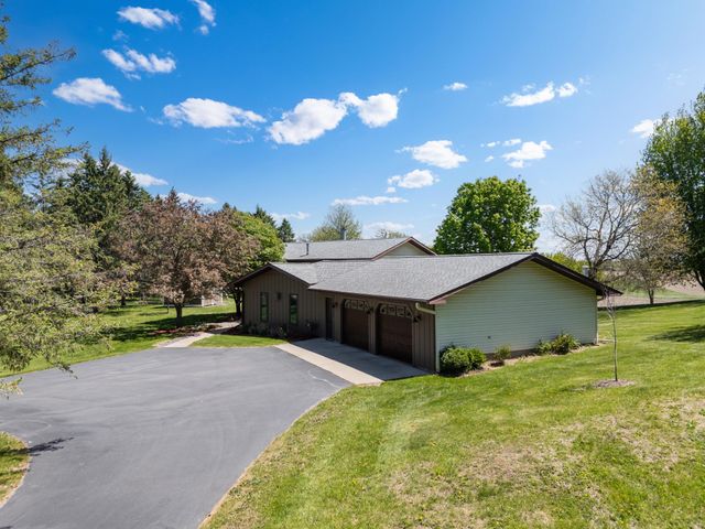 170 6th Lane NE, Oronoco, MN 55960