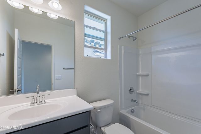 40000 W BUNKER Drive, Maricopa, AZ 85138