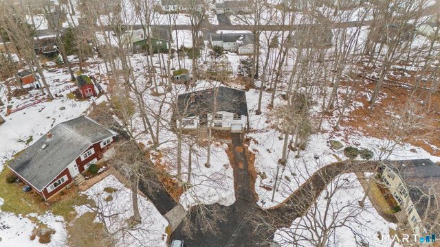 7 Dogwood Court, Branford, CT 06405