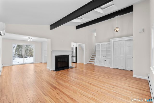 7 Dogwood Court, Branford, CT 06405